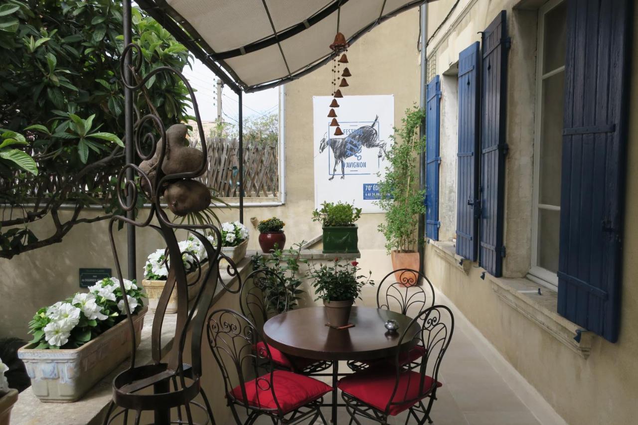 Tombe La Nefle Bed & Breakfast Avignon Exterior photo